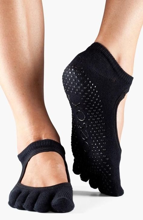 gripper socks for pilates 2